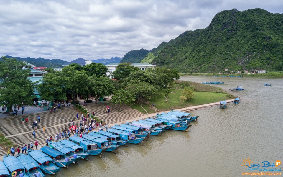 Boat landing in Phong Nha cave tourist area