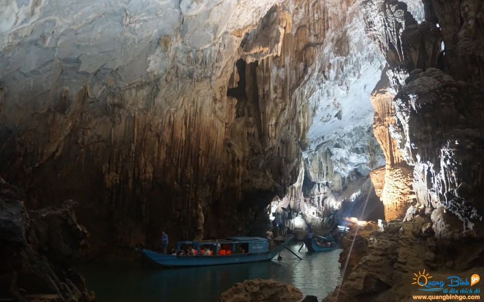 Du lịch Quảng Bình khám phá động Phong Nha tuyệt đẹp