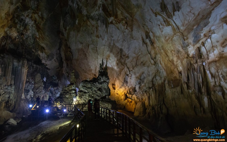 Paradise cave Phong Nha Ke Bang tourism
