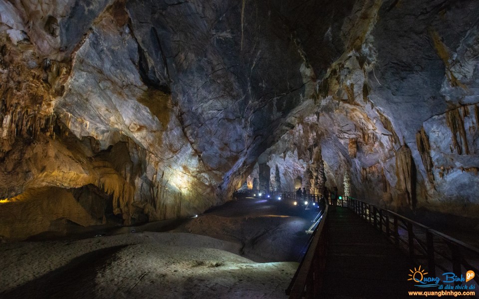 Paradise cave Phong Nha Ke Bang tourist