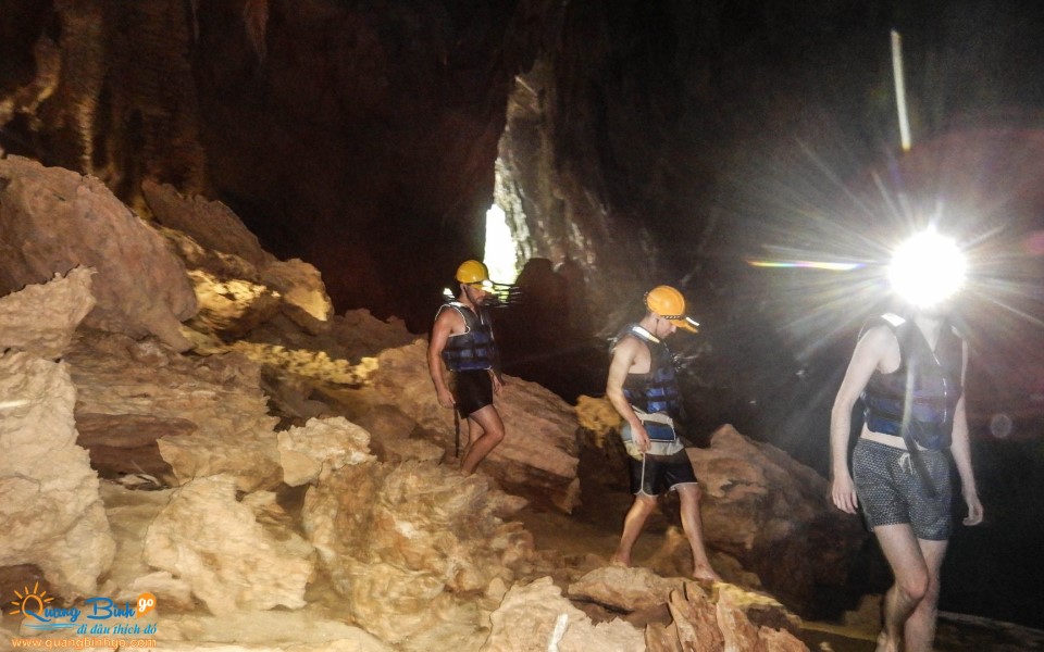 Pathway to the Dark cave mud bath, Phong Nha