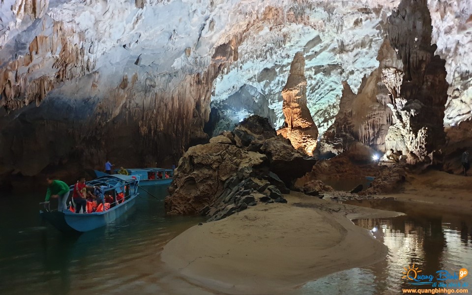 Phong Nha cave tour Quang Binh Go