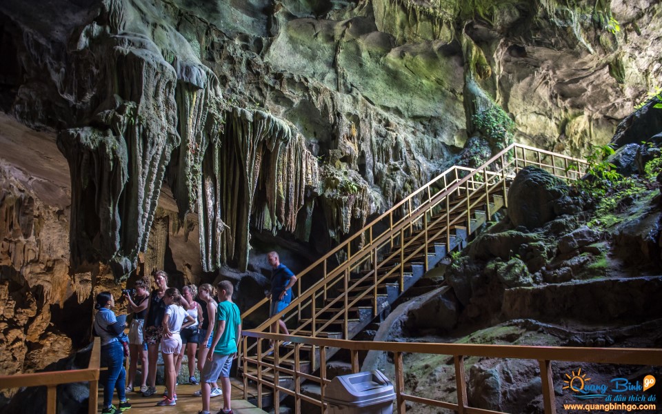 Tien Son cave tourism Phong Nha - Ke Bang