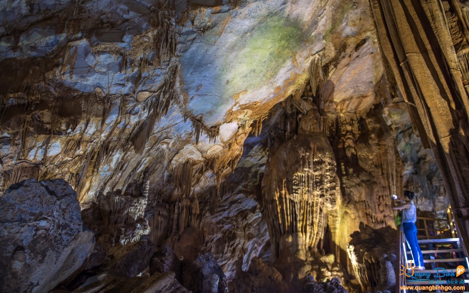 Tien Son cave tourism