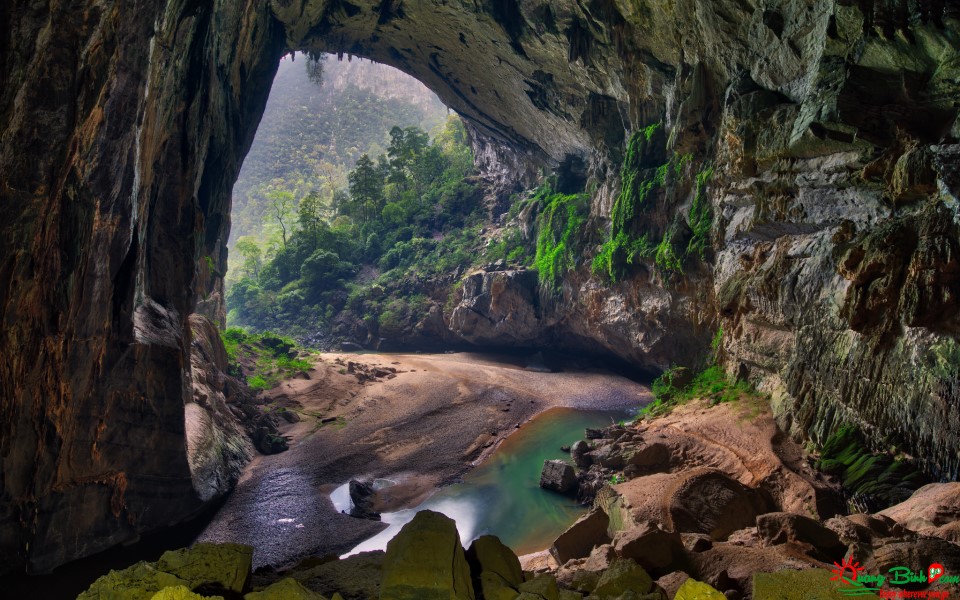 Phong Nha - Kẻ Bàng, hang En cave tourist explore