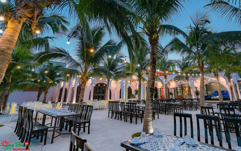 Nhà hàng Lá Cọ beach Nhật Lệ, Quảng Bình